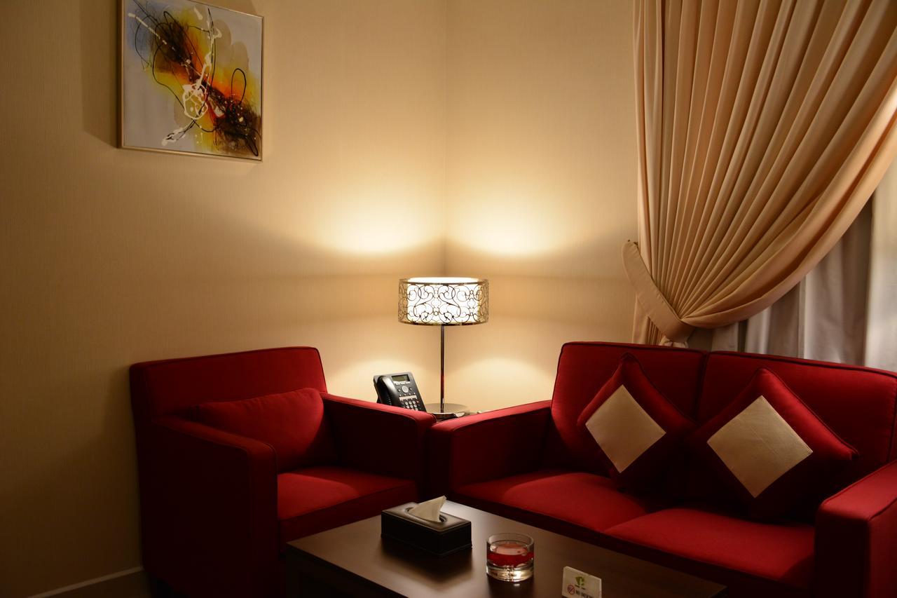 Home Inn Hotel Suites Khobar Bagian luar foto