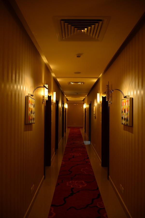 Home Inn Hotel Suites Khobar Bagian luar foto