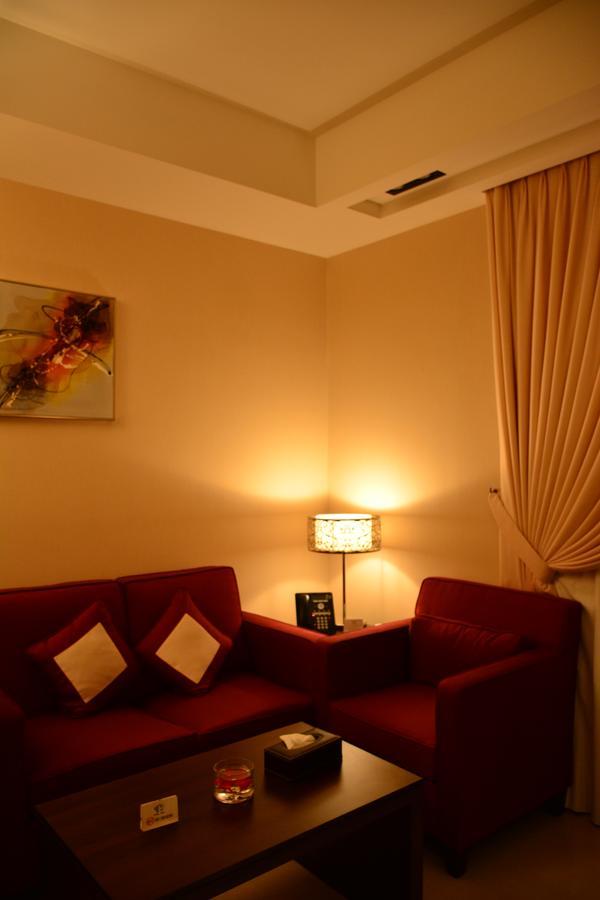 Home Inn Hotel Suites Khobar Bagian luar foto