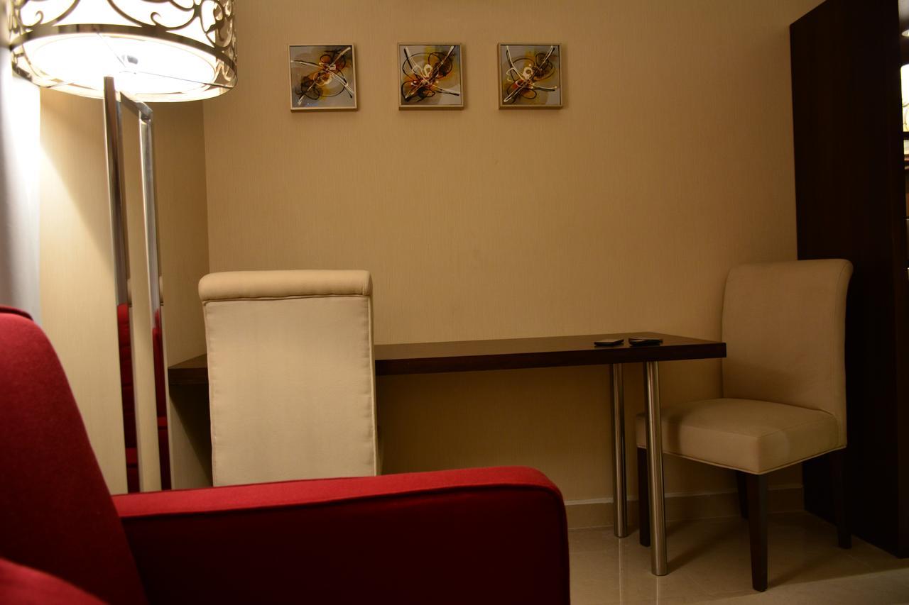 Home Inn Hotel Suites Khobar Bagian luar foto