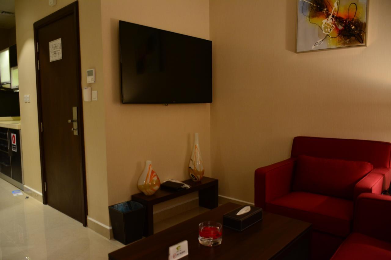 Home Inn Hotel Suites Khobar Bagian luar foto
